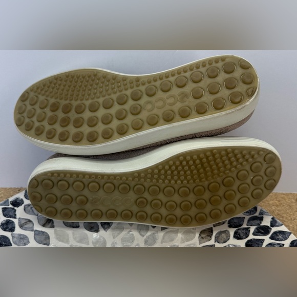 ECCO soft 7 nubuck Gray zip bootie women’s size 9 - Picture 6 of 16